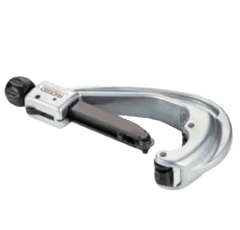 Round clamp style pipe cutter with circular cutting blade